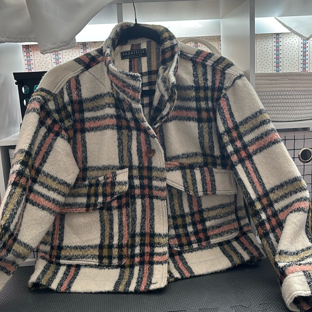 Cropped plaid jacket!